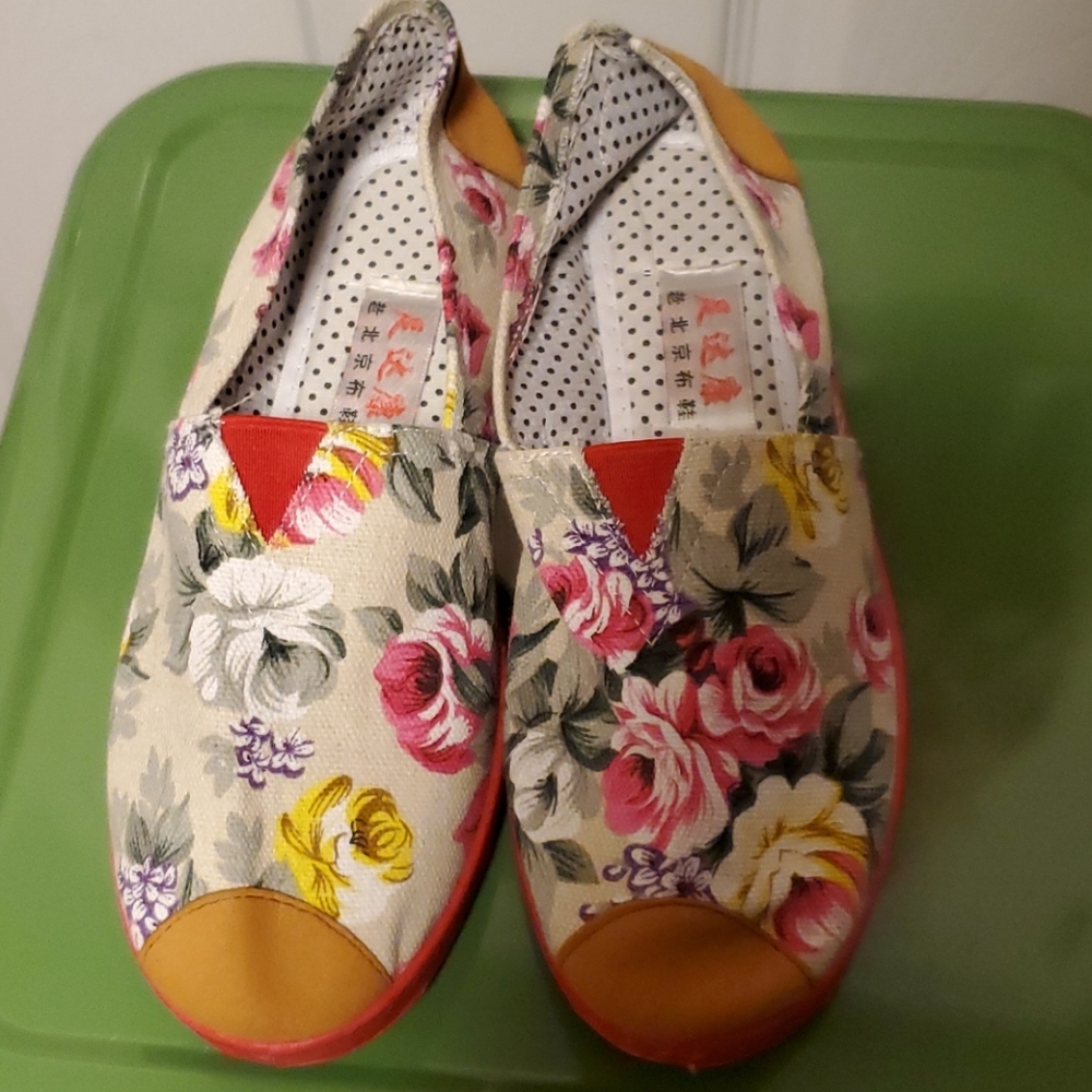 Floral Print Canvas Shoes